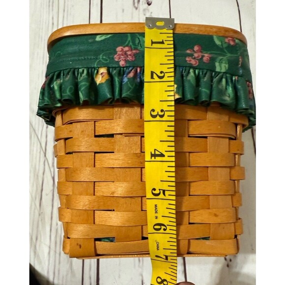 Longaberger 1998 Tissue Basket w/ Liner & Lid - Picture 8 of 9
